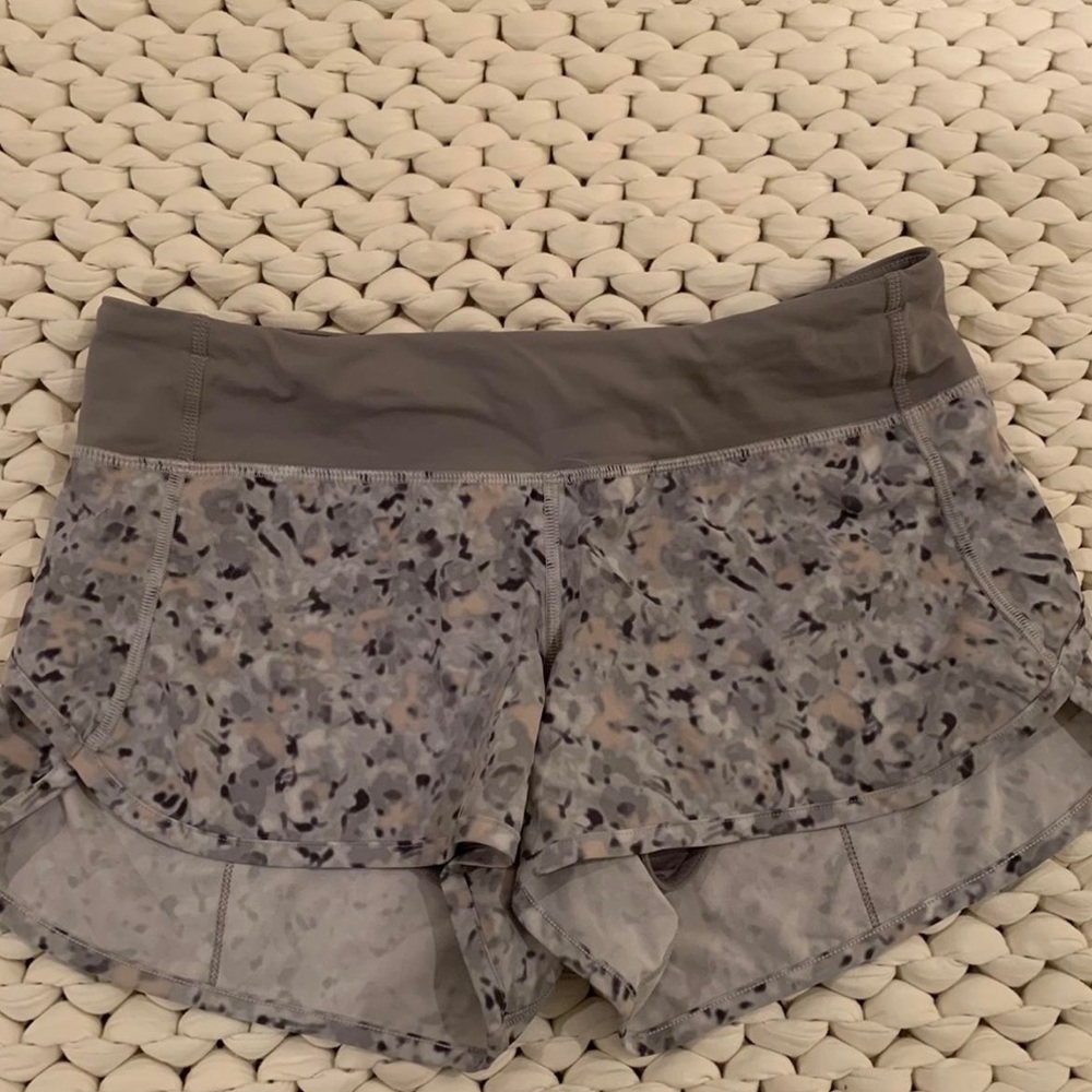 Lululemon speed up short size 6